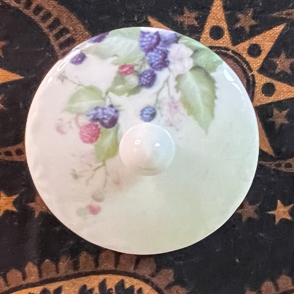 Lois White CreARTive Treasures Blackberry & Blossoms Miniature Tea Serving Dish - Picture 10 of 16